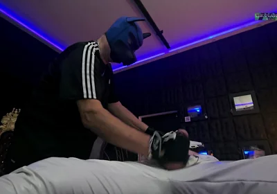 Playing Puppies Pleasure on the Rack Bondage,handjob,sneakers,smelly Shoes and the Yellow Ballon Part 2