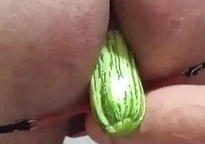 Dildo and Zucchini, a Beautiful Combination of Pleasure.
