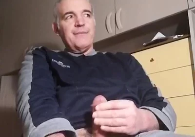 Online Erotic Show on February 9th.