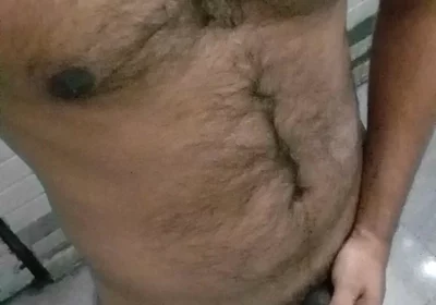 Seeing Friend's Wife's Pussy, I Masturbated in the Bathroom