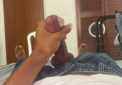 Daddy Doesn't Need to Take off His Clothes to Make You Wet, Look How I Get a Nut