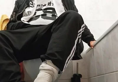 After the Cinema in Wc. Dirtyjunkbro and Socks