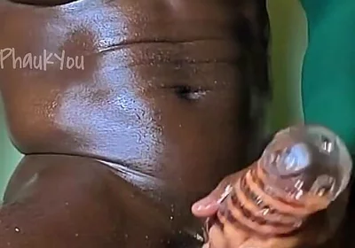 Rapid Cumshot with Sextoy by Muscular Dark Man