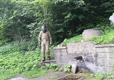 Jerking off in Public on the Road Near a Spring, Caught by a Young Man Masturbating Completely Naked