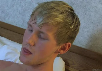 Havin' a Wank with Hayden