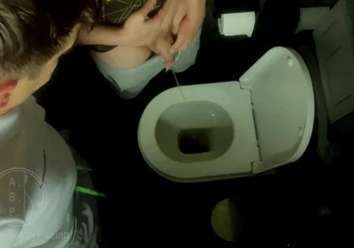 Amateur Boys Peeing Together