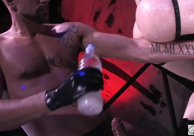 Fistpack 30 - 3 Fists in Paris