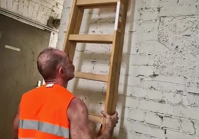 Very Hairy Builder