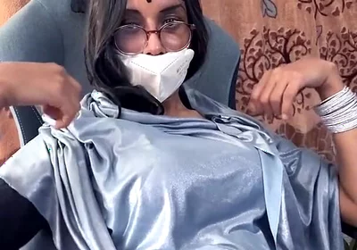 Crossdresser Jerk off in Saree