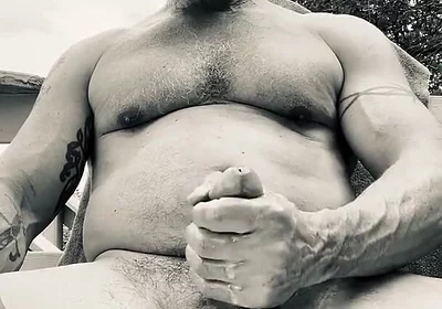 B&w Outdoor Bate