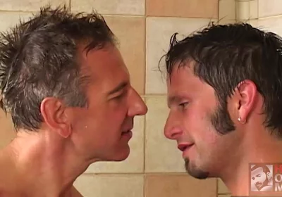 Stepdaddy Hunt: 4 Shower Buddies